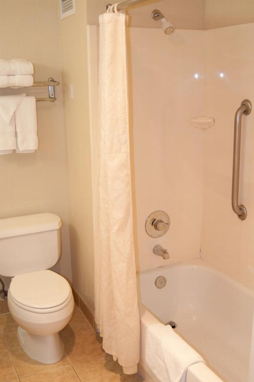 Lamplighter Inn & Suites image 11