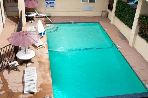 Lamplighter Inn & Suites image 23